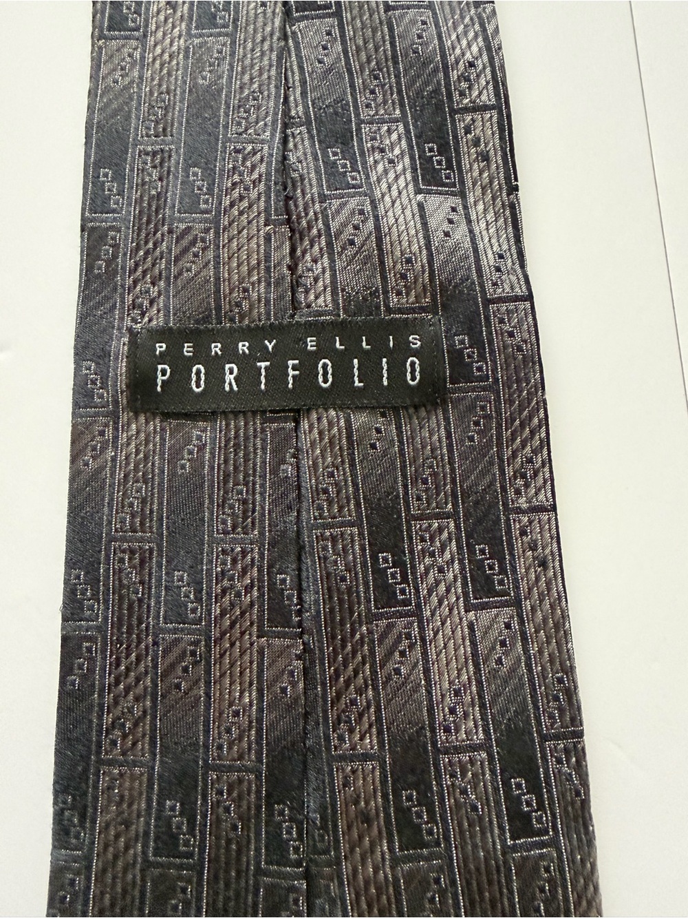 Perry Ellis Portfolio Men's Gray and Black Geometric Tie